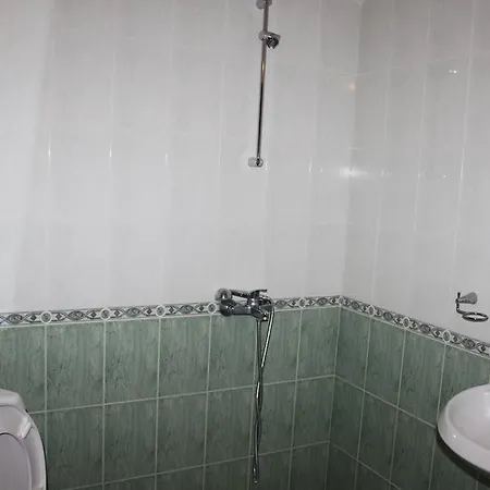 Chinarite בית הארחה 3*